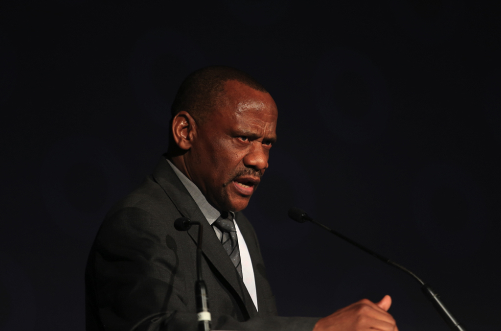 Le Lieutenant général S. G. Lebeya, Directeur national, Direction des Enquêtes sur la criminalité prioritaire de la Police sud-africaine, a pris la parole lors de la conférence sur la répression des atteintes à la propriété intellectuelle.